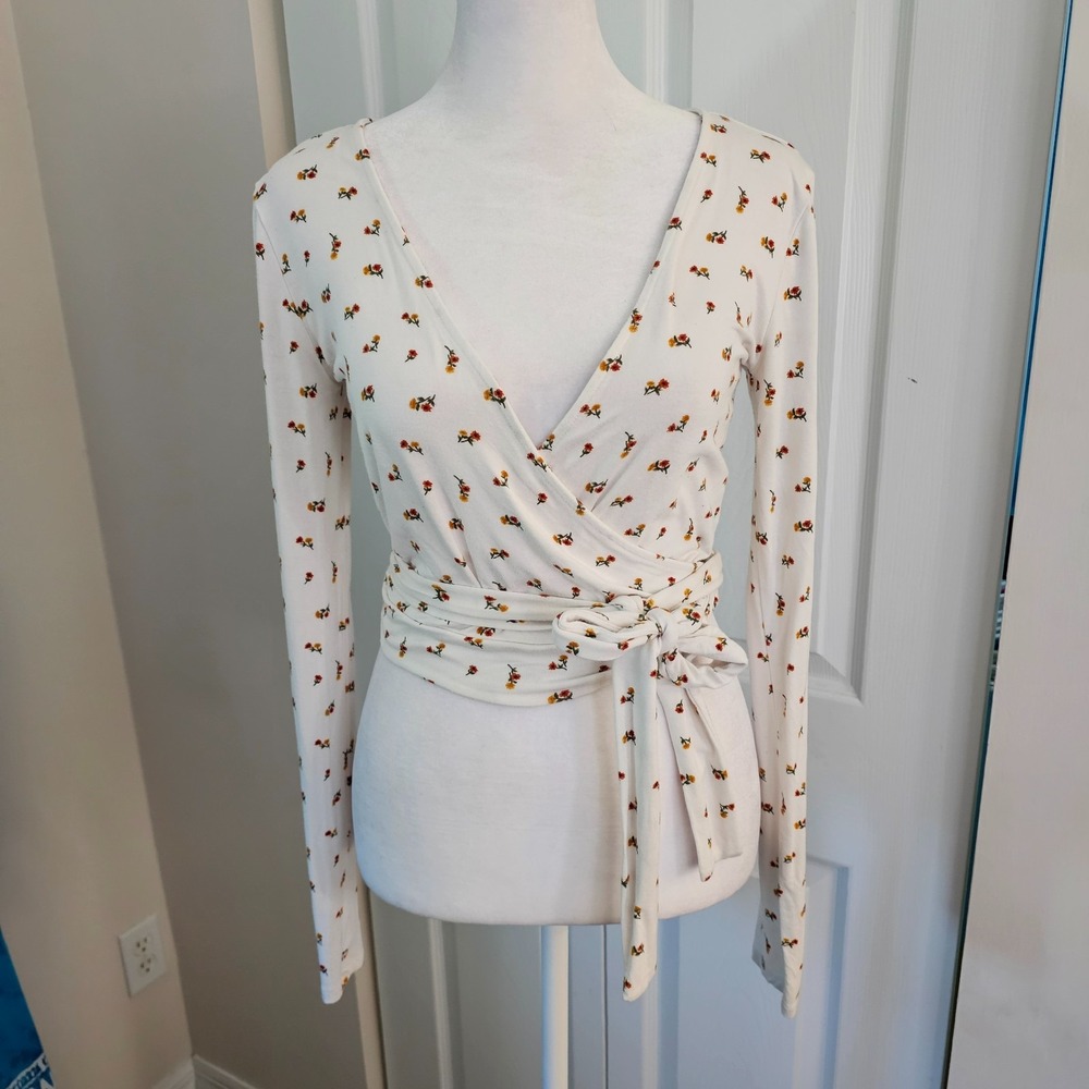 Forever 21 Womens M Floral Wrap Crop Top White Long Sleeve Tie Waist Cottagecore